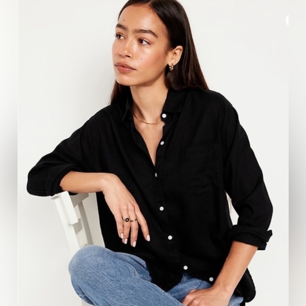 Old Navy Women's Black Button Down Shirt - Picture 2 of 16